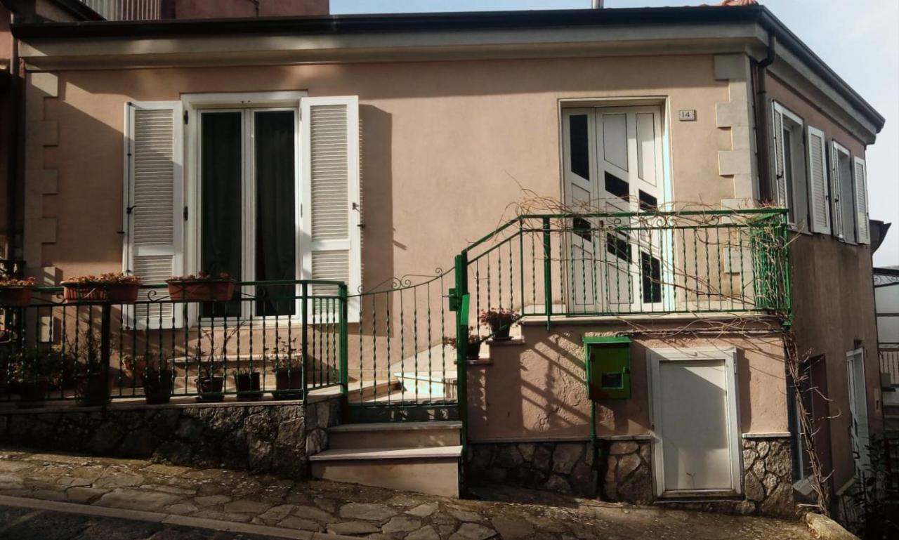 B&B Le Colonne Montefusco Exterior photo